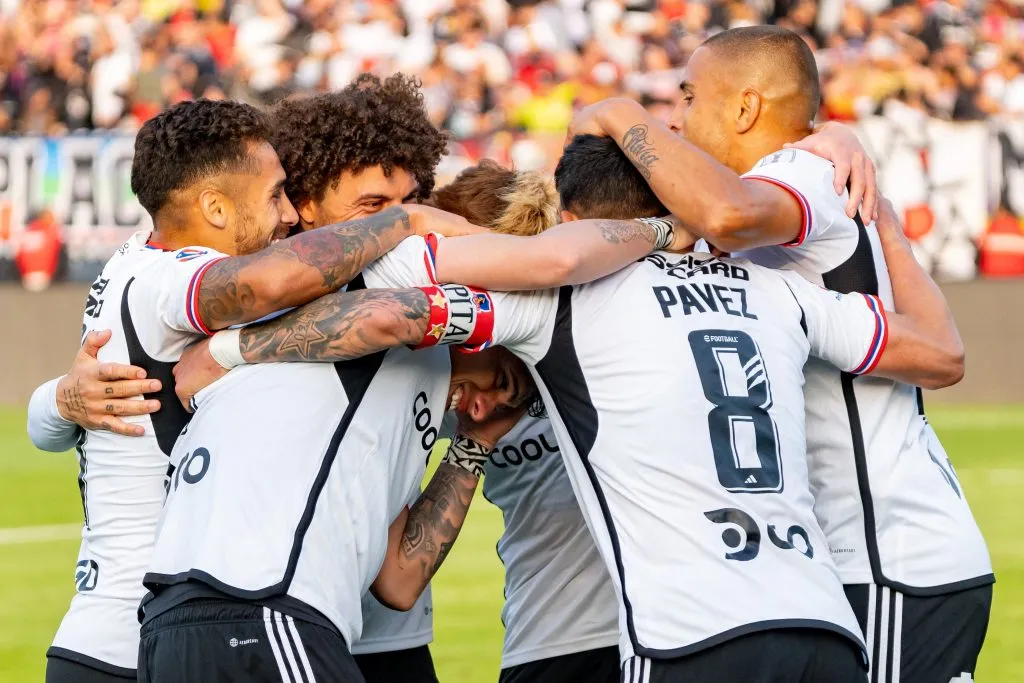 Colo Colo venció a Unión La Calera y le metió presión a los líderes del torneo.