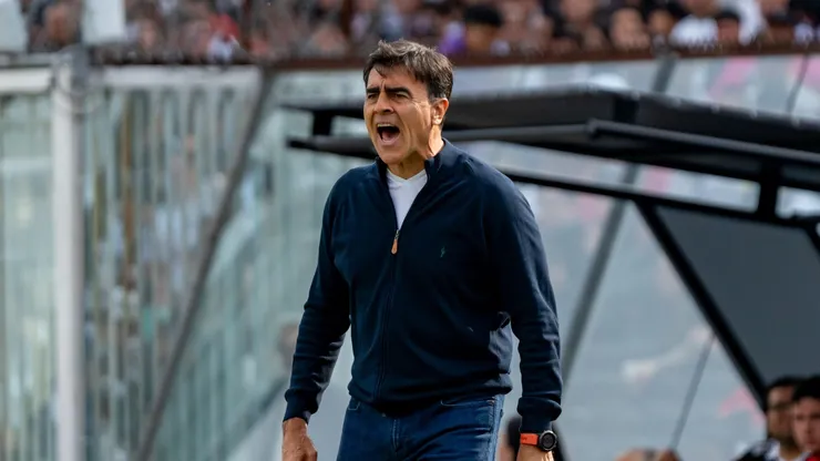 Gustavo Quinteros vive semanas claves en Colo Colo para su continuidad. | Imagen: Guille Salazar/DaleAlbo.