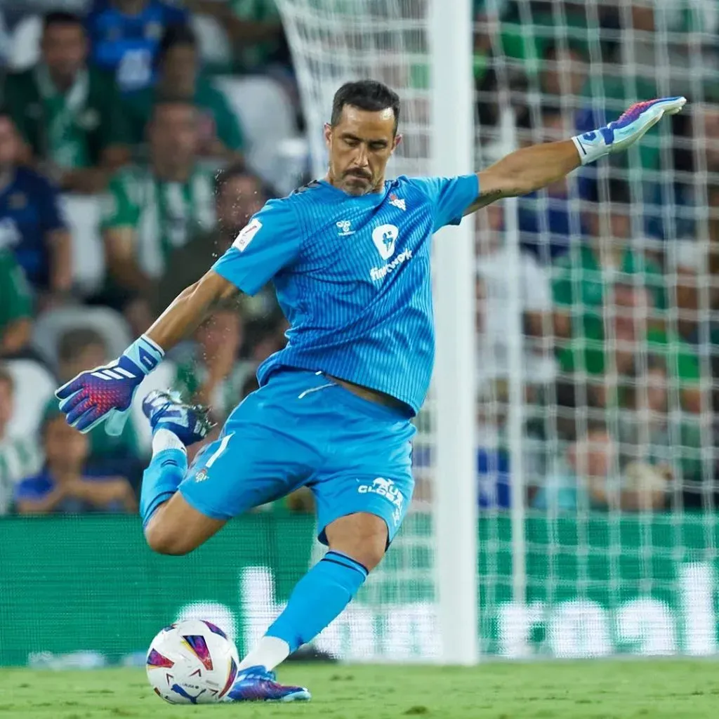 Bravo cierra un año 2023 con reiteradas lesiones | Foto: Instagram Betis.