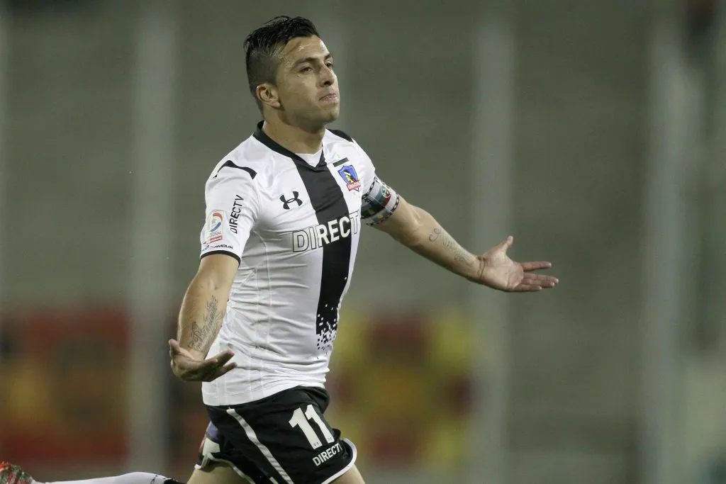 El referente albo Gonzalo Fierro piensa en el recambio de La Roja | Foto: Photosport