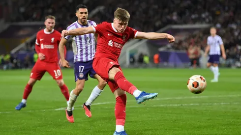 Triunfo del Toulouse y figura de Suazo para bajar al Liverpool.