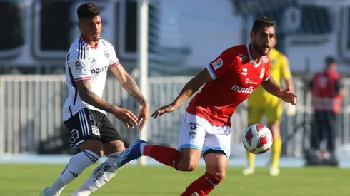 La defensa alba recibió un consejo por Joaquín Larrivey.