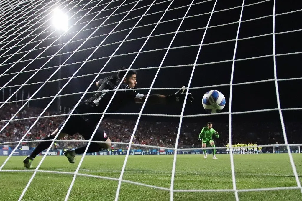 El penal que le dio el oro de Santiago 2023 a Brasil. | Imagen de Manuel Lema/Santiago 2023 vía Photosport.
