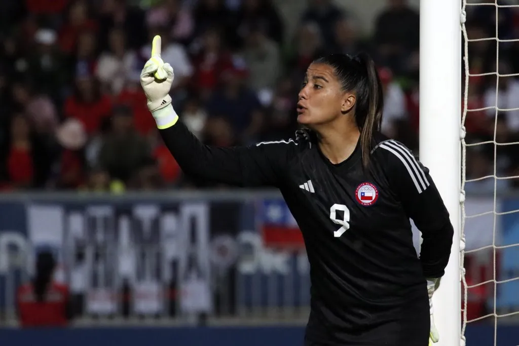 Coté Urrutia defendió el arco de la Roja en Santiago 2023.