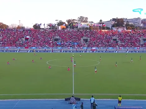 La Roja femenina realiza protesta en la final con ovación del público