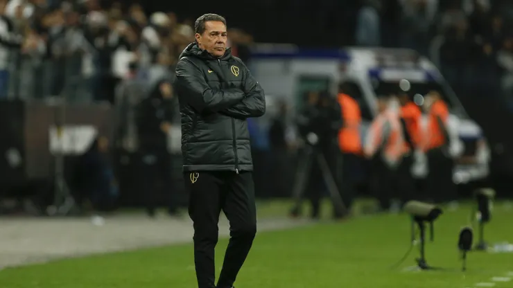Vanderlei Luxemburgo tiene una oferta sobre la mesa.