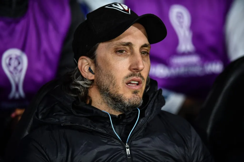 Luis Zubeldía quedó de responderle este viernes a Colo Colo | Foto: Getty