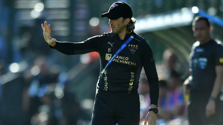 Colo Colo espera una respuesta de Luis Zubeldía.