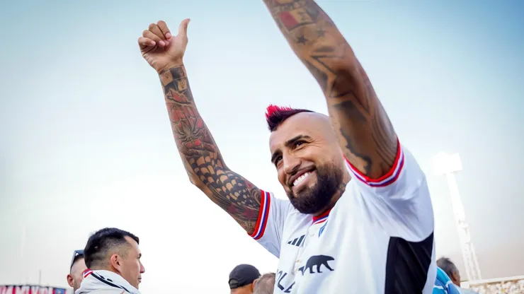 Arturo Vidal desata la locura en los hinchas de Colo Colo.