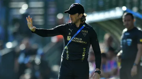 ¿Se complica la opción de Luis Zubeldía? Crece la incertidumbre por el nuevo DT de Colo Colo.