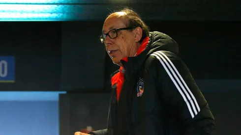 Carlos Caszely critica a Blanco y Negro por tema del DT en Colo Colo.