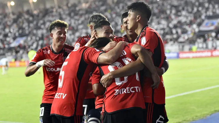 Colo Colo trabaja en el plantel 2024.