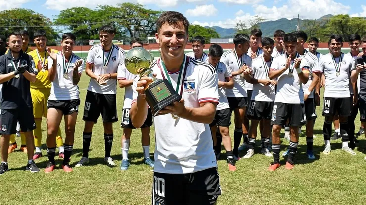 Enzo Riquelme, una de las figuras colocolinas en la Copa Xerém. (Foto: Colo Colo Fútbol Joven)