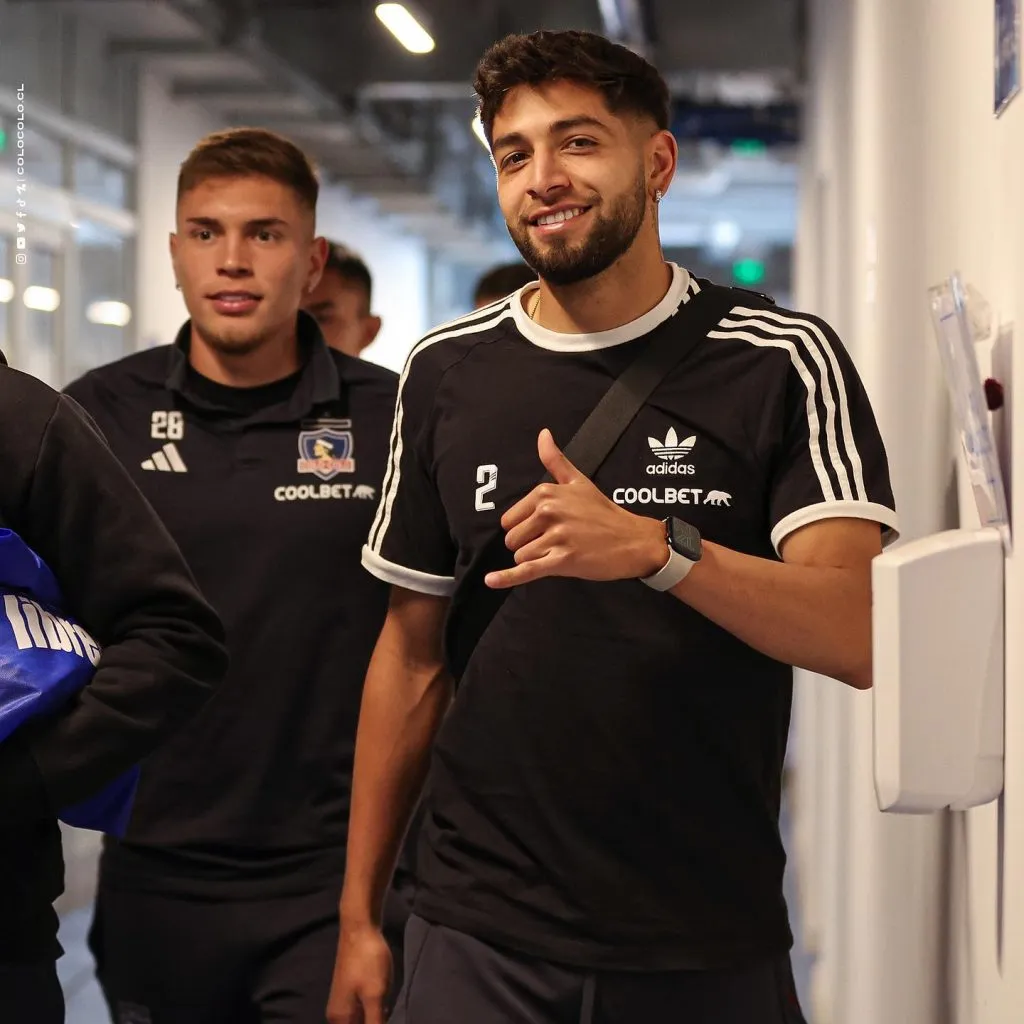 Jeyson Rojas y Lucas Soto en la llegada a Iquique para la final de Copa Chile. (Foto: Colo Colo)