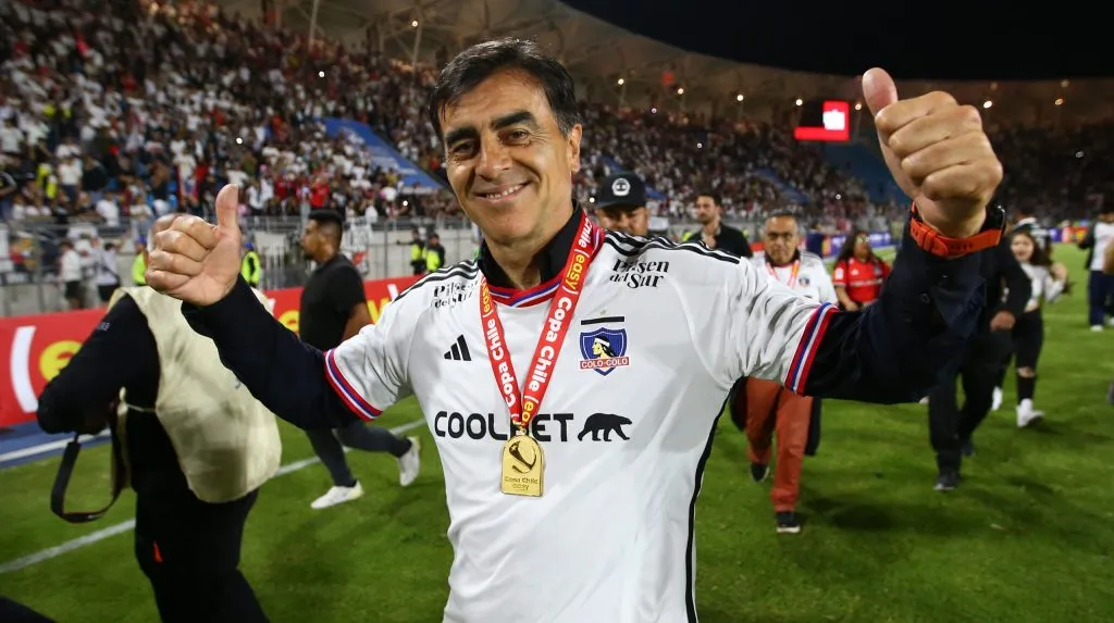 Gustavo Quinteros se despidió de Colo Colo como campeón de Copa Chile.