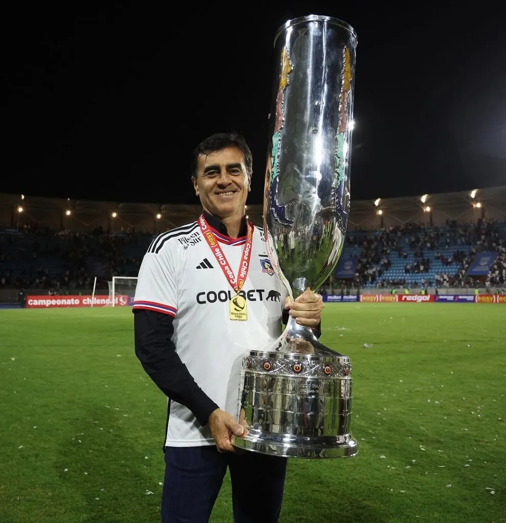 Gustavo Quinteros se va con un 60.1% de rendimiento de Colo Colo. Imagen: Colo Colo Oficial