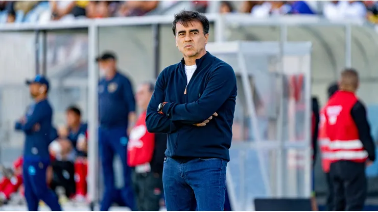Gustavo Quinteros espera la decisión de Blanco y Negro.
