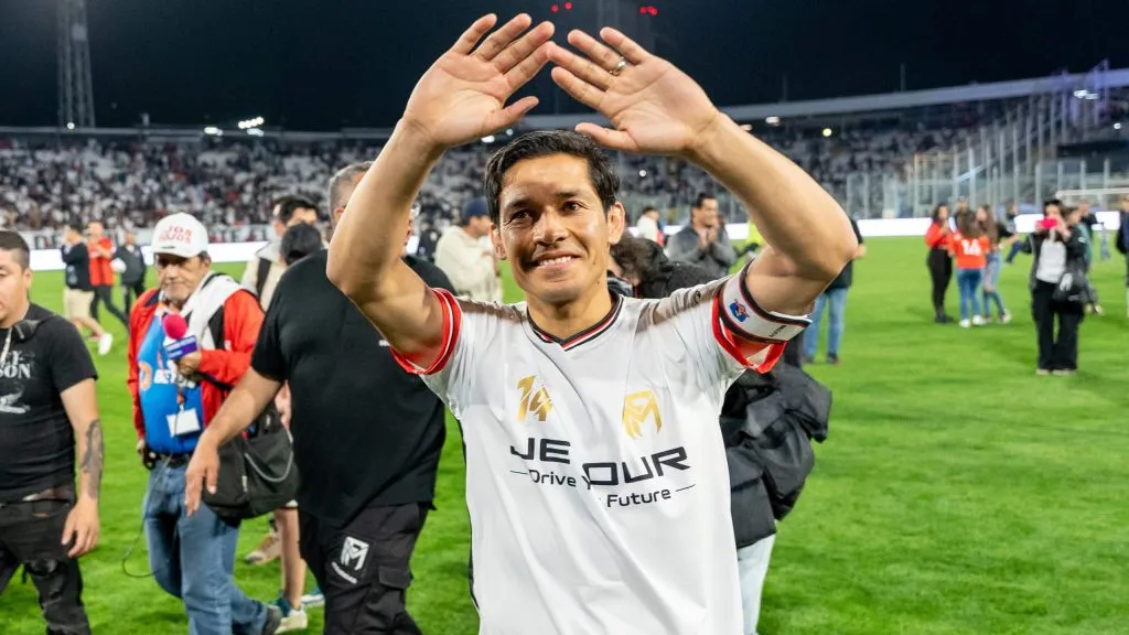 Matías Fernández se despidió del fútbol profesional en el Monumental.