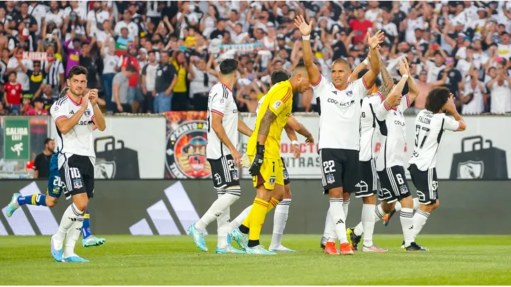 Polémica con Blanco y Negro por parte del CSD Colo Colo por los abonos 2024.