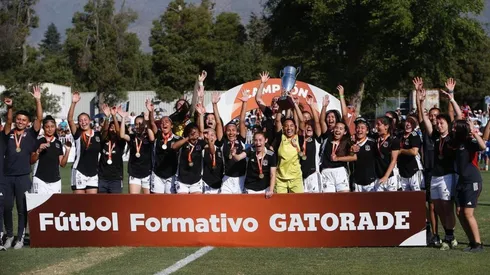 Colo Colo Femenino Sub 16 se consagra bicampeón tras derrotar a la UC.