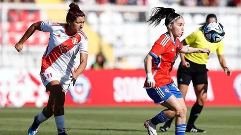 Chile golea a Perú en La Cisterna.