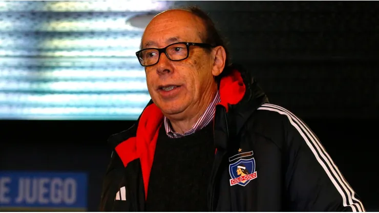 Alfredo Stöhwing es agredido e insultado tras derrota de Colo Colo.