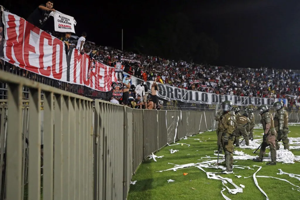Los hinchas de Colo Colo repletaron el Estadio Sausalito en el partido amistoso ante Everton de Viña del Mar. 
