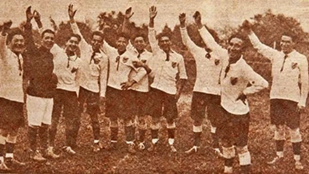 La primera camiseta de Colo Colo.