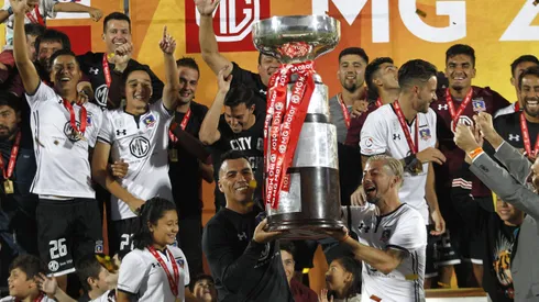 Jaime Valdés y Esteban Paredes levantan la Supercopa