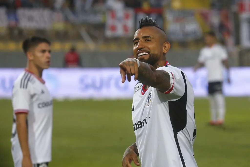 Arturo Vidal hizo su redebut en Colo Colo