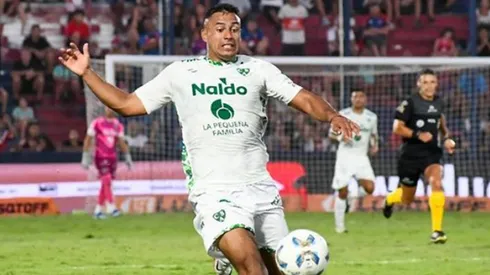 Iván Morales se perdió gol increíble en Sarmiento.