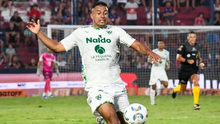 Iván Morales se perdió gol increíble en Sarmiento.