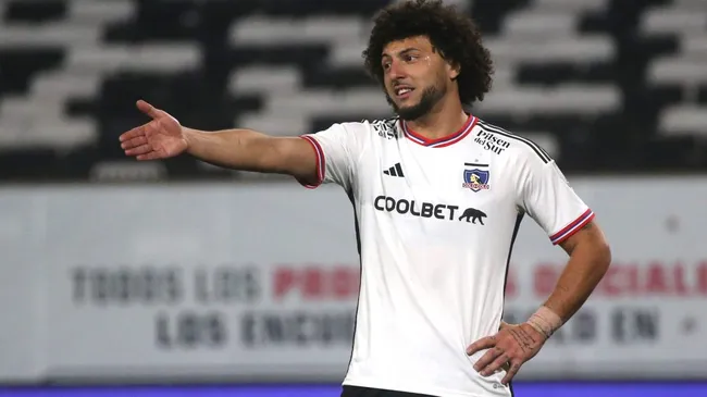 Maximiliano Falcón sobre la búsqueda de otro defensa en Colo Colo.