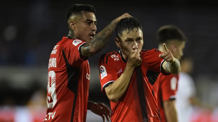 Colo Colo se prepara para enfrentar a Everton.