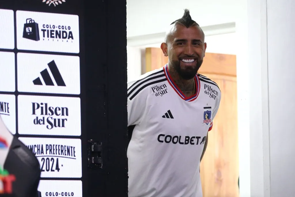 Arturo Vidal ofreció su primera conferencia de prensa en Colo Colo