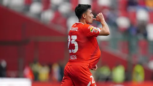 Baeza abre el camino de la remontada en Toluca con un golazo.