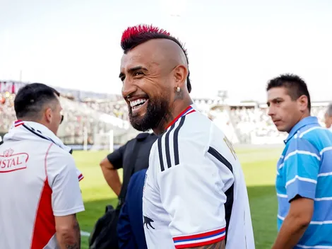 Vidal comparte con sus seguidores y no da detalles de Colo Colo