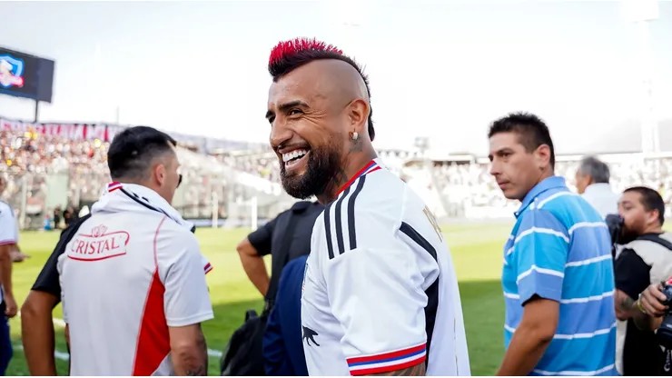 Arturo Vidal anuncia transmisión en vivo en su canal de Twitch ante inminente llegada a Colo Colo.
