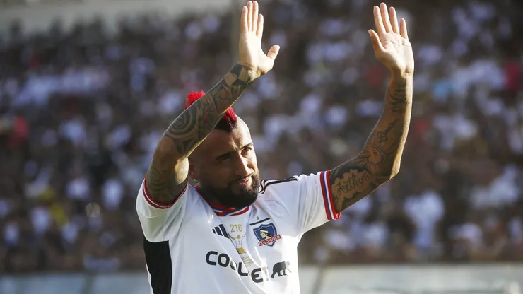 Continúan las negociaciones entre Colo Colo y Arturo Vidal.
