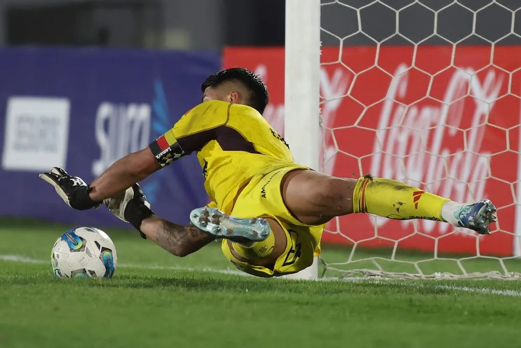 Brayan Cortés fue una de las grandes figuras en el triunfo ante Rosario Central, donde se lució en la tanda de penales al tapar el remate de Facundo Mallo.