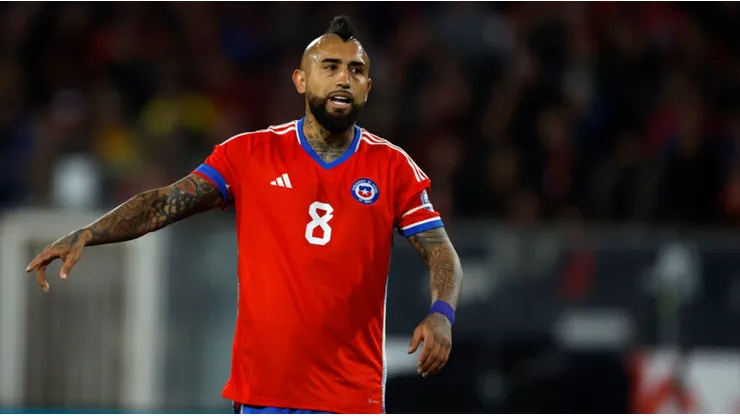 Maximiliano Falcón y Jorge Almirón comentan posible arribo de Arturo Vidal a Colo Colo.