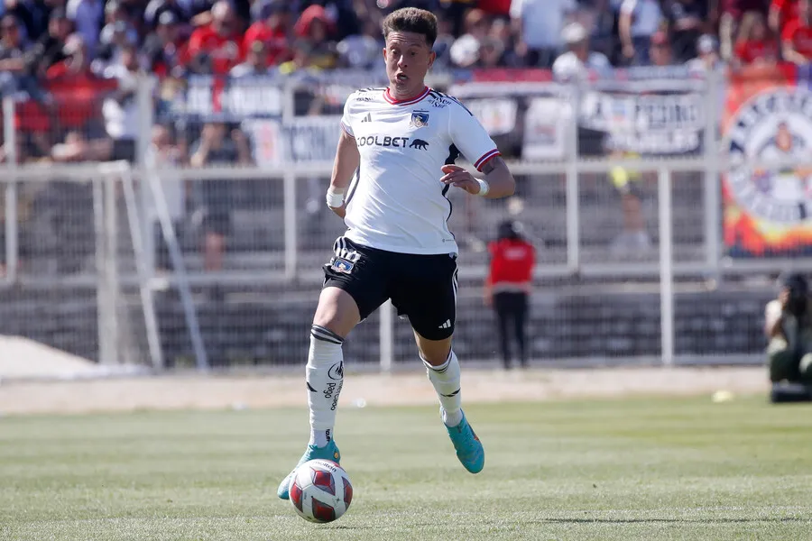 Pablo Parra sería la novedad en el Colo Colo de Jorge Almirón. Imagen: Jonnathan Oyarzun/Photosport