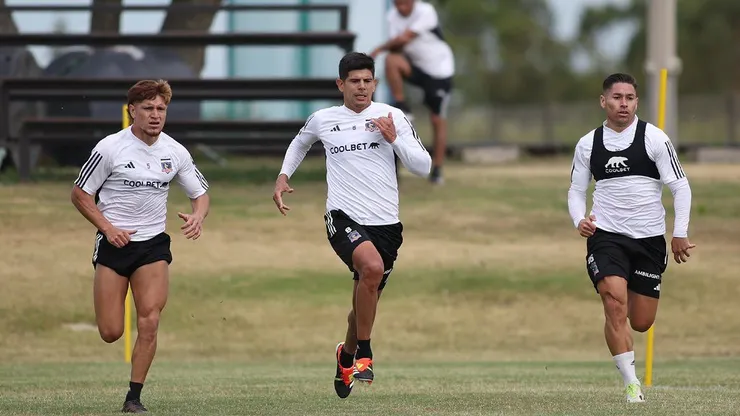 Oscar Opazo entrena con sus compañeros.