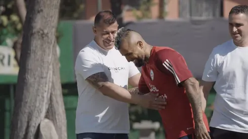 Jorge Almirón y Daniel Morón se reúnen con Arturo Vidal en Juan Pinto Durán.