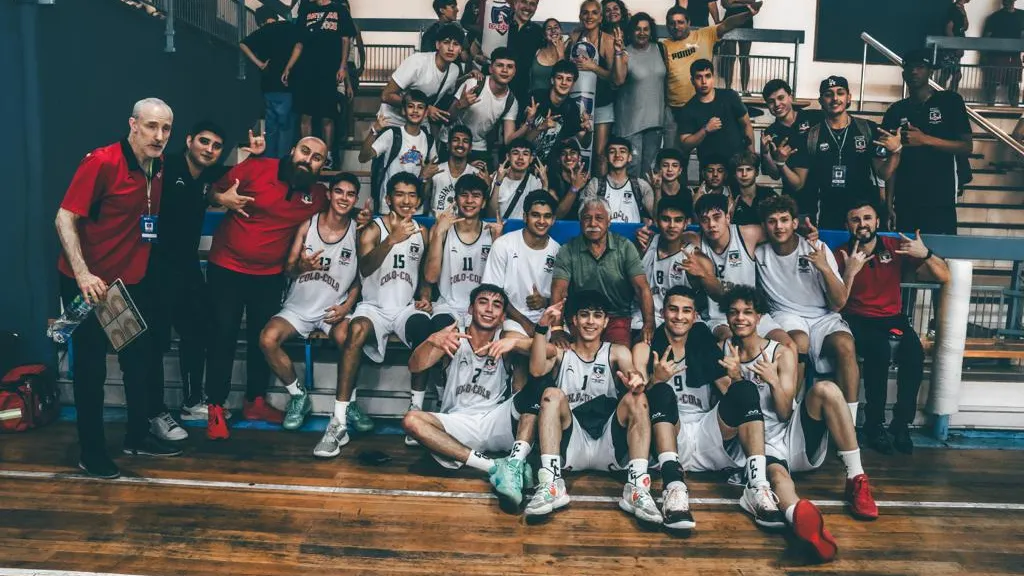 Carlos Caszely acompañó al Cacique Sub 19 en el Campioni del Domani