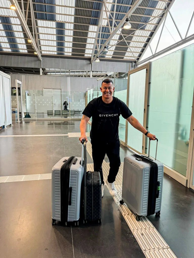 Jorge Almirón llegará a Chile este martes 9 de enero.