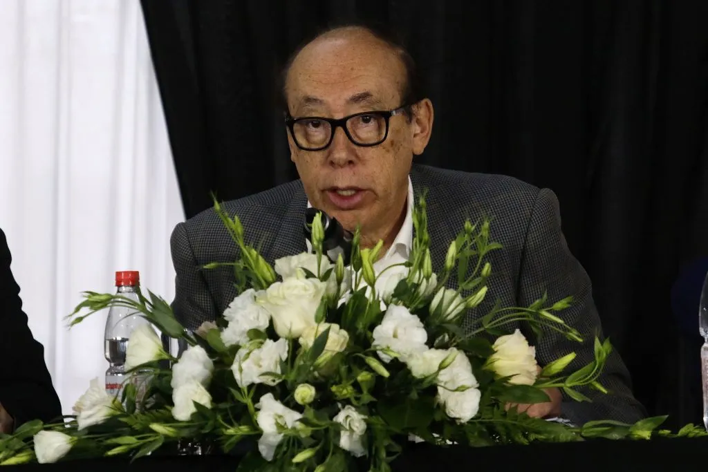 Alfredo Stöhwing le dio la bienvenida a Vidal aunque le advirtió por su sueldo