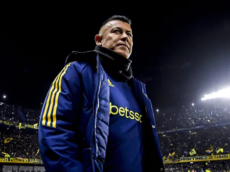 ¿Cuándo y contra quién debutara Almirón como DT de Colo Colo?