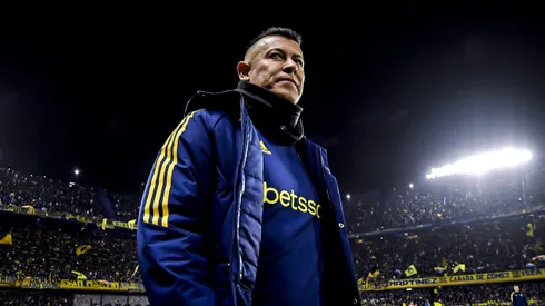 ¿Cuándo y contra quién debutara Almirón como DT de Colo Colo?.