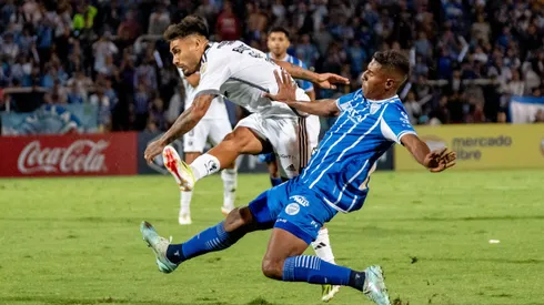 Colo Colo se mide ante Godoy Cruz por Copa Libertadores.